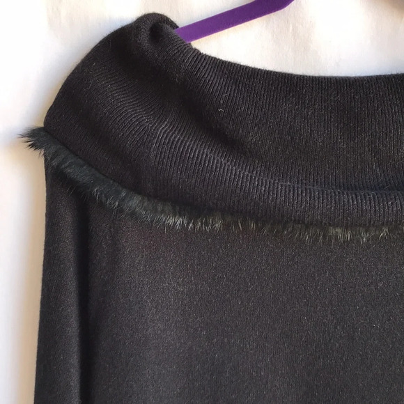 Norton McNaughton Petites black acrylic fur-trimmed sweater, size PS - Picture 5 of 7